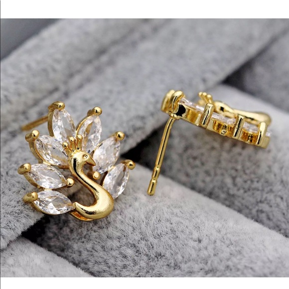 NEW* peacocks animal crown earrings - Picture 2 of 2